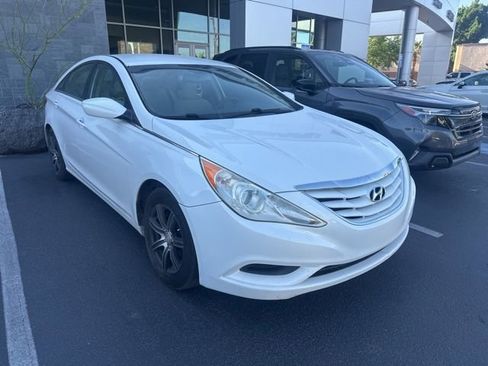 Used 2012 Hyundai Sonata GLS FWD image 2
