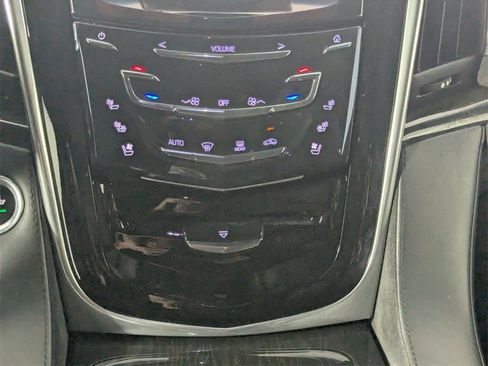 Used 2018 Cadillac Escalade Platinum image 21