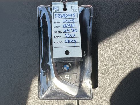 Used 2025 BMW X4 xDrive30i w/ Premium Package image 34