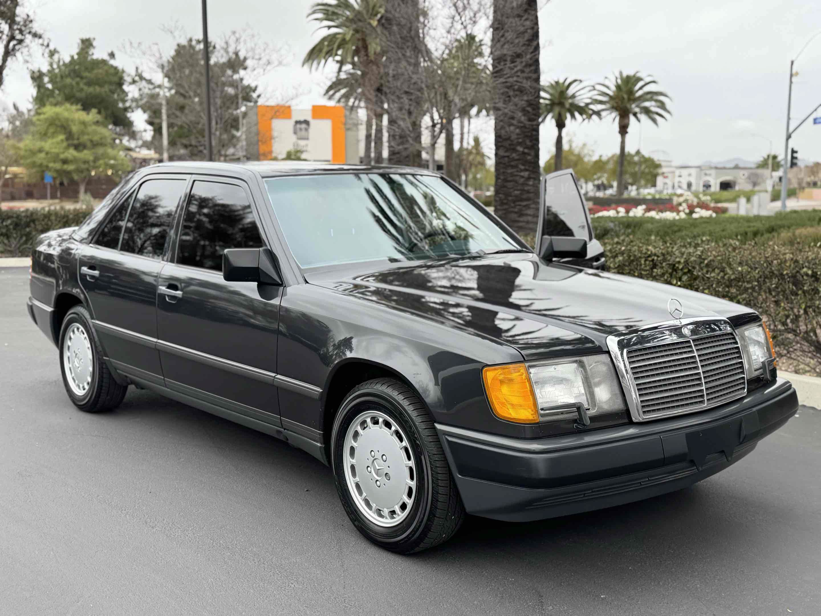 Used 1987 Mercedes-Benz 300 D Turbo image 27