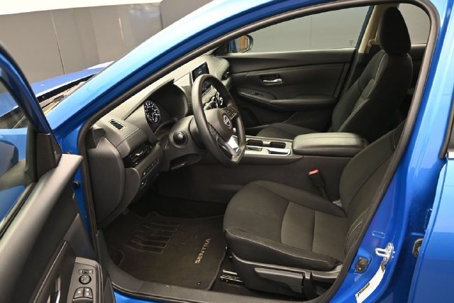Used 2025 Nissan Sentra SV FWD image 22