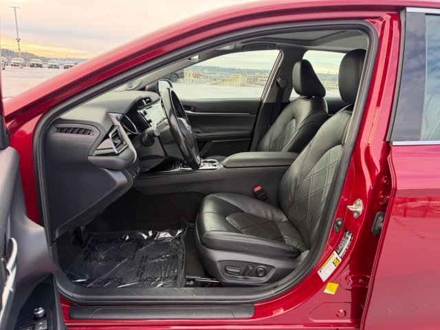 Used 2019 Toyota Camry XLE FWD image 10
