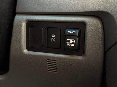 Used 2012 Toyota Tundra 4x4 Double Cab w/ TRD Off-Road Pkg image 25
