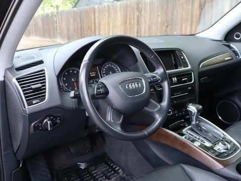 Used 2017 Audi Q5 2.0T Premium Plus w/ Technology Package AWD/4WD image 15