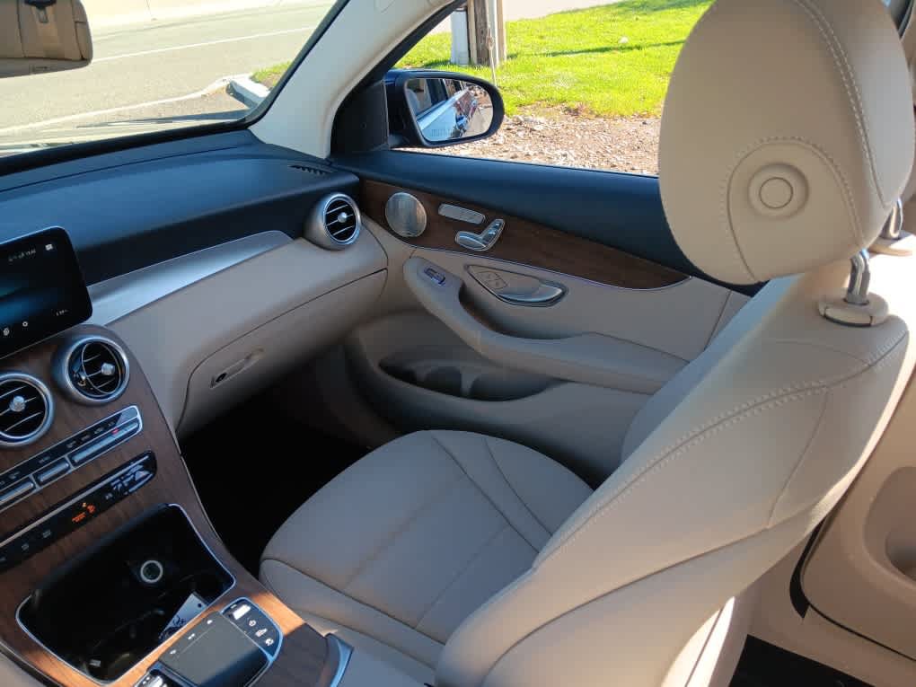 Used 2021 Mercedes-Benz GLC 300 4MATIC image 12