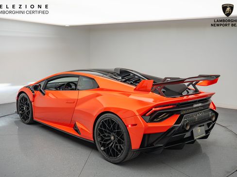 Used 2022 Lamborghini Huracan STO image 15