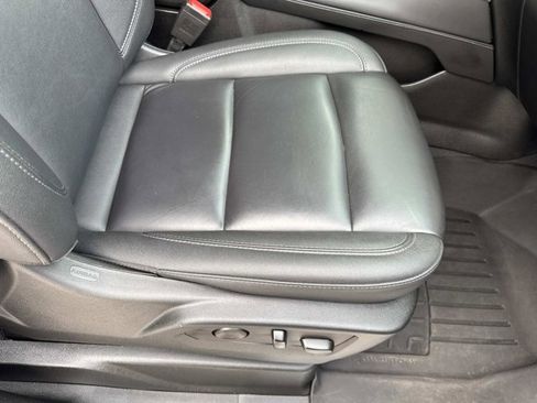 Used 2024 Chevrolet Tahoe Z71 w/ Luxury Package image 20