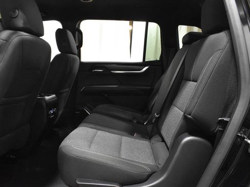 Used 2025 GMC Acadia Elevation image 5