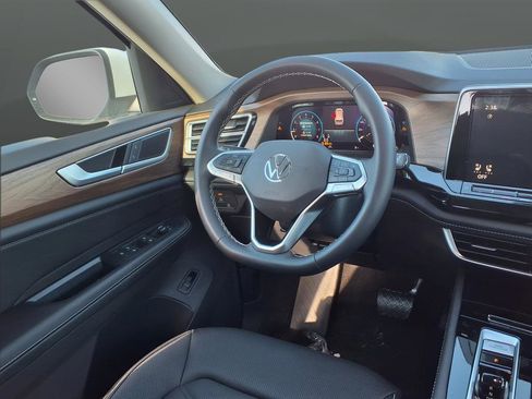 New 2026 Volkswagen Atlas SE image 41