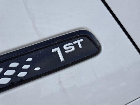 New 2025 Volkswagen ID. Buzz 1st Edition image 9