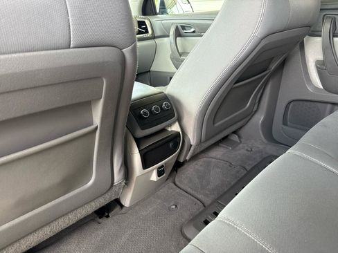 Used 2014 GMC Acadia SLE FWD image 15