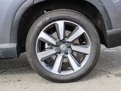 Certified 2025 Honda Pilot Touring image 7