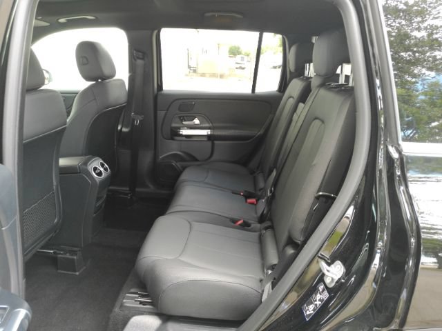 Used 2024 Mercedes-Benz GLB 250 w/ Driver Assistance Package image 20