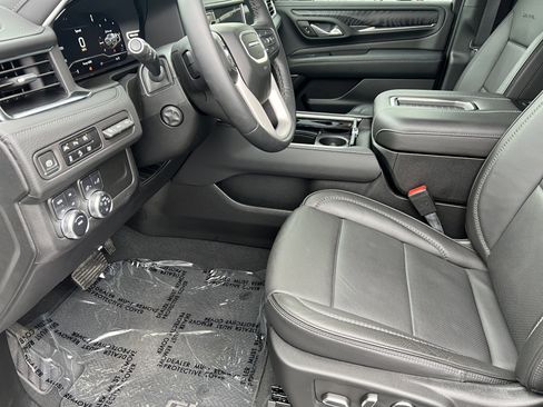 Used 2024 GMC Yukon Denali image 15