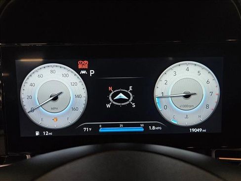 Used 2022 Hyundai Elantra Limited image 11