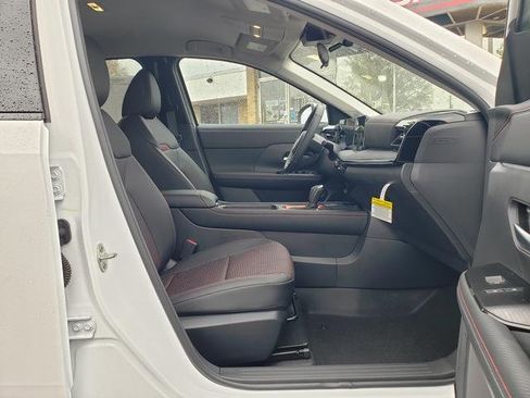 New 2025 Nissan Kicks SR image 13