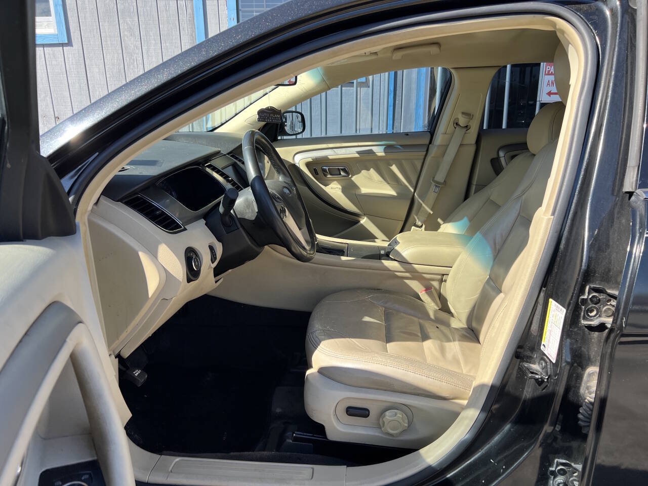 Used 2013 Ford Taurus SEL FWD image 10
