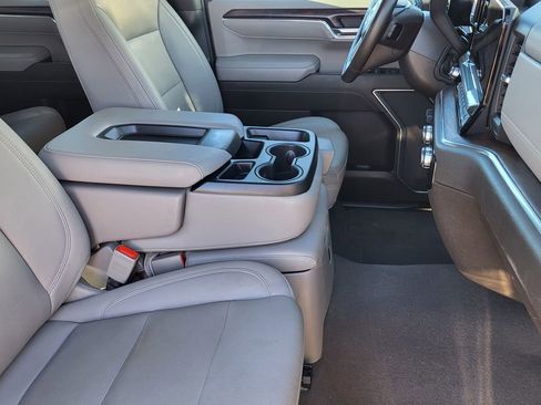 Used 2025 GMC Sierra 1500 SLT image 11