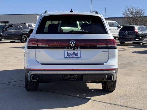 New 2026 Volkswagen Atlas Peak Edition AWD/4WD image 6
