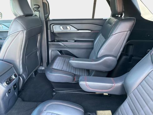 Used 2025 Ford Explorer ST-Line w/ Premium Package image 16