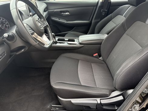 Used 2022 Nissan Sentra SV image 9