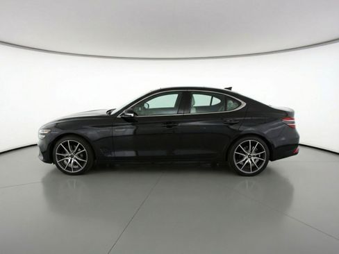 Used 2025 Genesis G70 2.5T image 5