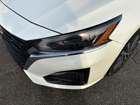 Used 2024 Nissan Altima 2.5 SV FWD image 10