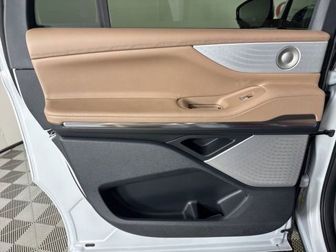 New 2025 Lincoln Navigator L Black Label image 19