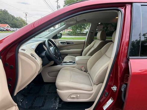 Used 2018 Nissan Pathfinder SV w/ Cargo Package FWD image 9