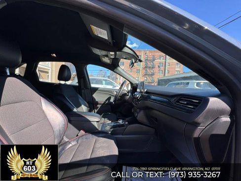 Used 2024 Ford Escape ST-Line image 11
