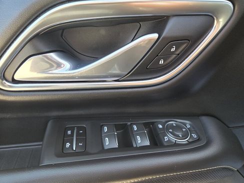 Used 2021 Chevrolet Suburban Premier image 14