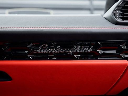 Used 2023 Lamborghini Huracan EVO image 44