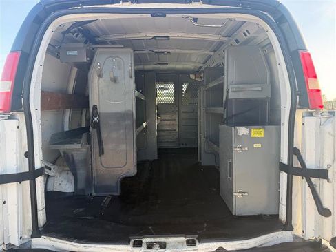 Used 2015 Chevrolet Express 2500 image 5
