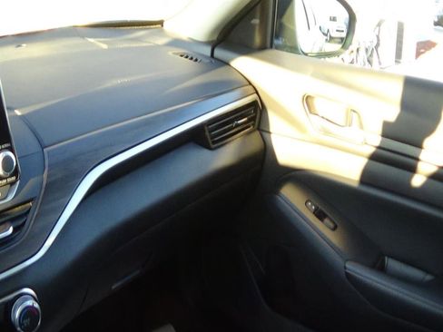 Used 2024 Nissan Altima 2.5 SV image 27