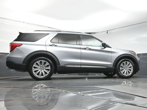 Used 2022 Ford Explorer Limited w/ Equipment Group 301A image 40