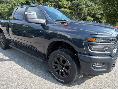 Used 2025 RAM 2500 Big Horn AWD/4WD image 5