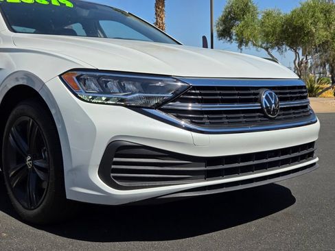 Used 2024 Volkswagen Jetta SE w/ Panoramic Sunroof Package FWD image 8