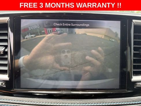 Used 2021 Chrysler Pacifica Touring-L FWD image 18