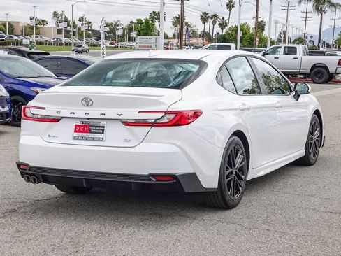 Used 2026 Toyota Camry SE FWD image 4