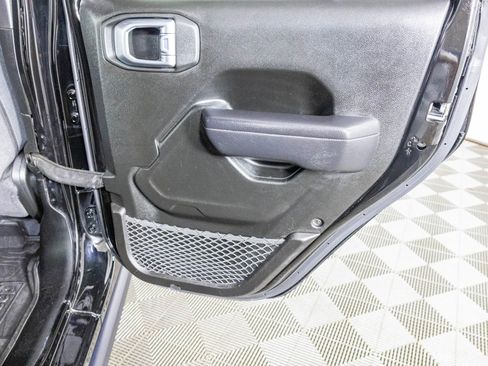 Used 2024 Jeep Wrangler Willys image 39