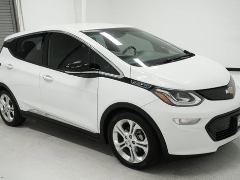 Used 2021 Chevrolet Bolt LT image 3