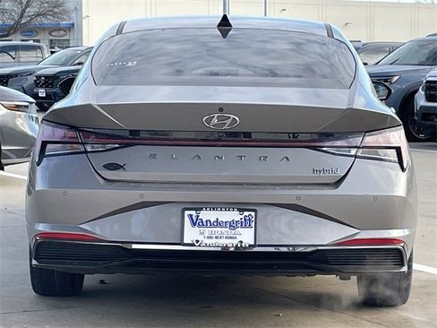 Used 2021 Hyundai Elantra Limited w/ Cargo Package image 5
