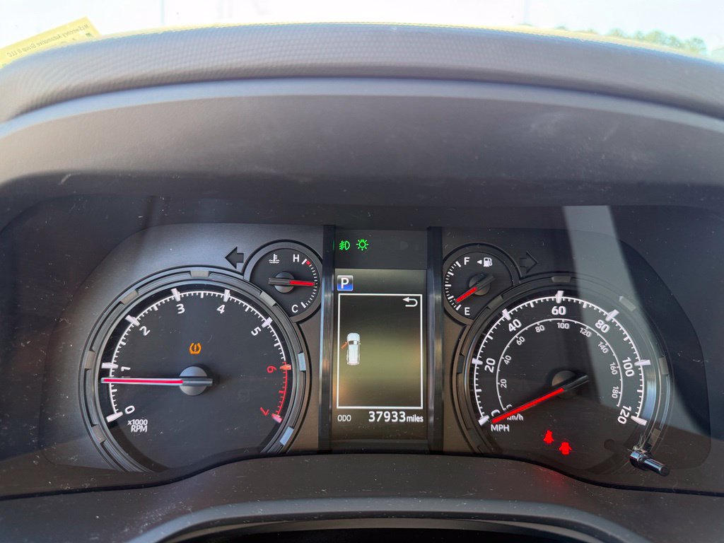 Used 2023 Toyota 4Runner SR5 Premium w/ Moonroof Package RWD image 11