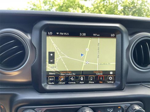 Used 2022 Jeep Wrangler Sport AWD/4WD image 18