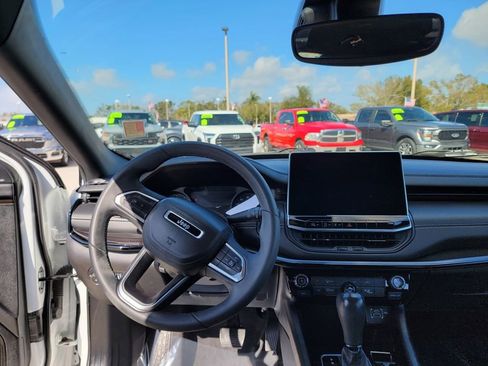 Used 2023 Jeep Compass Altitude image 17