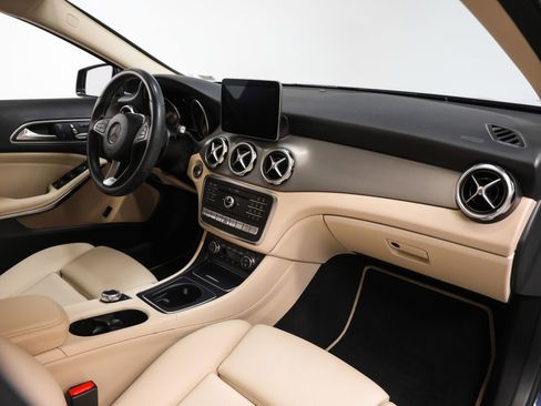 Used 2019 Mercedes-Benz GLA 250 4MATIC image 22