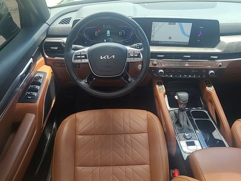 Used 2025 Kia Telluride AWD image 28