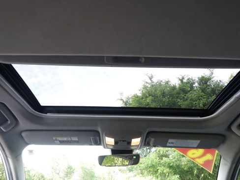 Used 2016 Toyota RAV4 Limited FWD image 29