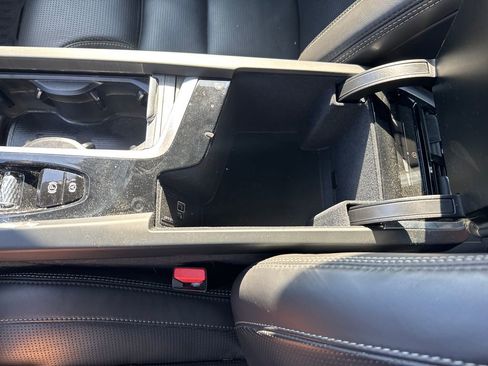 Used 2020 Volvo S60 T5 Inscription image 32