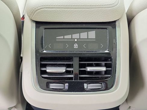 Used 2018 Volvo XC60 T5 Inscription w/ Convenience Package AWD/4WD image 13